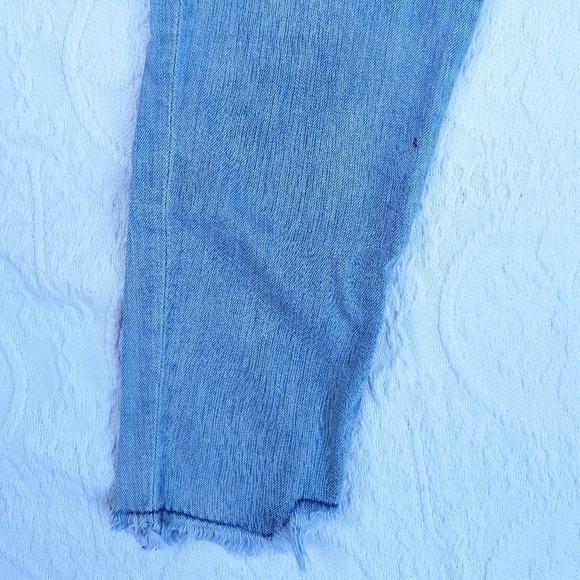 American Eagleâ•‘Floral Embroidered Mom Jeansâ•‘Size 00 - Picture 2 of 6